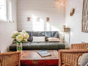 Posezení v ubytování Holiday Home Norecic-2 by Interhome