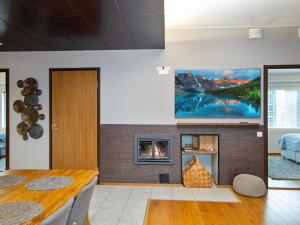 Χώρος καθιστικού στο Holiday Home Tahko spa suites white b 7 by Interhome