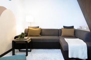 A seating area at Budapest Downtown Museum Apartments