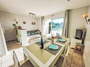 Et opholdsområde på Apartment Ocean for ever by Interhome