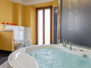Koupelna v ubytování Holiday Home Villa Maria by Interhome