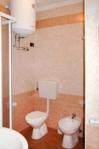 Et badeværelse på Holiday Home La Quercia-1 by Interhome + 13 billeder