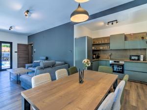 Η κουζίνα ή μικρή κουζίνα στο Holiday Home Kal by Interhome