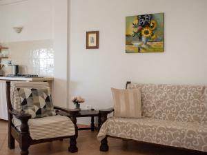 Posezení v ubytování Apartment Le Debbiare-4 by Interhome