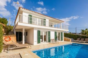 Bazén v ubytování FLOR Villa Marina - Puerto Mahón nebo v jeho okolí