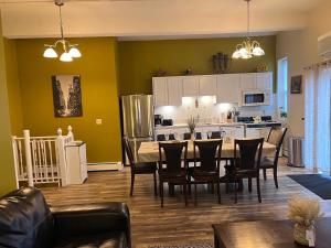 Afbeelding uit fotogalerij van Stunning Empire State 3 BR'S in Union City