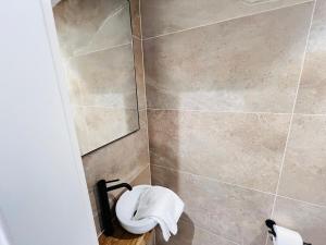 Koupelna v ubytování Beautiful one bedroom w balcony&parking-BEL135