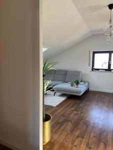 Postel nebo postele na pokoji v ubytování Moderne & stilvolle Wohnung klimatisiert - Messe & Flughafen München