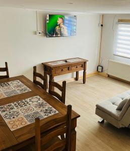 Μια τηλεόραση ή/και κέντρο ψυχαγωγίας στο Casona Magallanica Estepa Patagonica