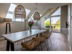 Χώρος καθιστικού στο Stylish Marina Loft w Balcony