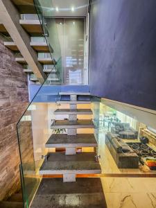 Η κουζίνα ή μικρή κουζίνα στο Cobertura Triplex de Luxo com Jacuzzi Privativa na Super Quadra Morumbi