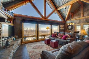 Fotografie z fotogalerie ubytování Black Bear Cabin Near Skiing and Hiking! v destinaci Mesa