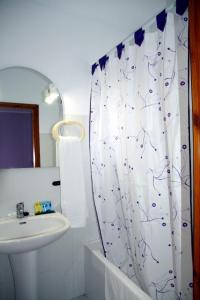 Kylpyhuone majoituspaikassa Hostal Asturias