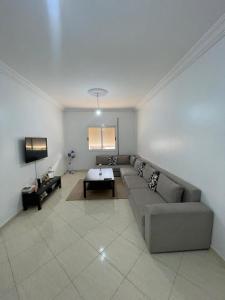 Prostor za sedenje u objektu WiFi & Smart TV & Netflix & Free Parking & Full Kitchen & Heating & Washing Machine