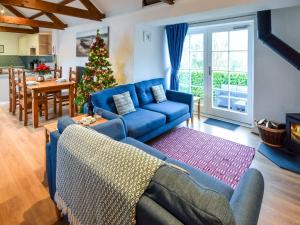 Χώρος καθιστικού στο 2 Bed in Falmouth 78620