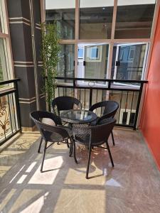 Balkón nebo terasa v ubytování KayQuin Garden