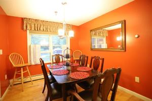 Ảnh trong thư viện ảnh của Deer Park 183 North Woodstock ở Woodstock