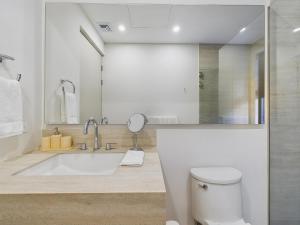 Bilde i galleriet til Solaris Suray 4 Bedroom Condo at Reserva Conchal i Brasilito
