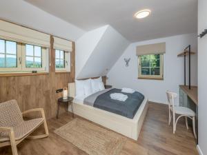 Posteľ alebo postele v izbe v ubytovaní Villa in Beskydy with Sauna & Mountain Views