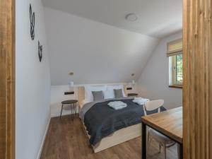 Posteľ alebo postele v izbe v ubytovaní Villa in Beskydy with Sauna & Mountain Views