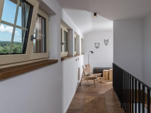 Posedenie v ubytovaní Villa in Beskydy with Sauna & Mountain Views