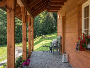 Vonkajšia záhrada v ubytovaní Villa in Beskydy with Sauna & Mountain Views