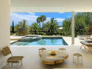 Ảnh trong thư viện ảnh của Villa in Ibiza with Sea Views & Pools ở Es Cubells