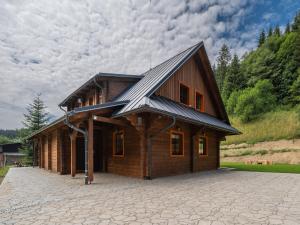 Budova, kde se vila nachází