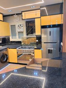 Køkken eller tekøkken på شقة مفروشة بالقاهرة مدينة وصال الشروق