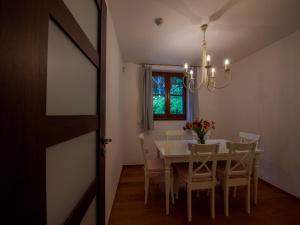 Fotografie z fotogalerie ubytování Villa in Ore Mountains near Ski Areal Kliny v destinaci Klíny