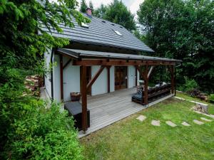 Zahrada ubytování Villa in Ore Mountains near Ski Areal Kliny
