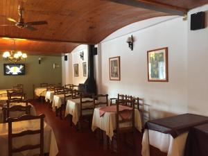 Televiisor ja/või meelelahutuskeskus majutusasutuses Las Mutisias