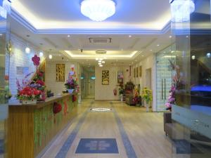 峇株巴轄的住宿－888精品酒店，花店的大堂