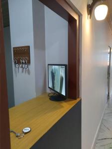TV a/nebo společenská místnost v ubytování Nidaya Sohra