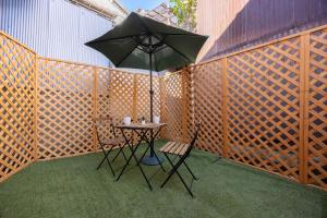 Sân trong/khu vực ngoài trời tại Omori House