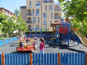 Детска площадка в Апартаменти Аполон