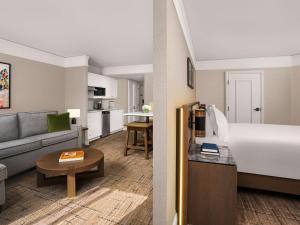 Postel nebo postele na pokoji v ubytování Fairmont Tremblant