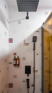 Ένα μπάνιο στο New Gudauri, Loft 2, Baker Street Apartment +67 φωτογραφίες