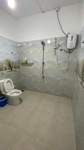Ένα μπάνιο στο Elisha Place Hiriketiya