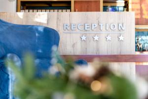 Vstupní hala nebo recepce v ubytování Apart hotel M S KATUNJANIN