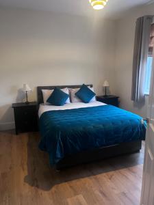 Billede fra billedgalleriet på HOT TUB, WOOD BURNER, ELECTRIC GATES, SPA BATHROOM LUXURY 5 stars i Willaston + 18 billeder