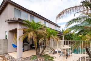 Μπαλκόνι ή βεράντα στο Sapphire Bliss Retreat Heated Pool BBQ By Relaxtay