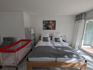 Postel nebo postele na pokoji v ubytování Ferienwohnung Hirsch