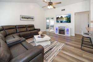 Χώρος καθιστικού στο Relaxation Villa in Royel palm beach