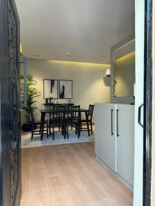 Η κουζίνα ή μικρή κουζίνα στο FZ Farm House +7 φωτογραφίες