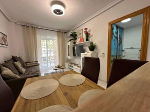 Χώρος καθιστικού στο Joyful Pearl Apartment