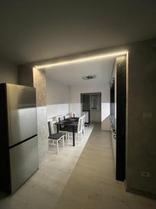 Η κουζίνα ή μικρή κουζίνα στο Apartament modern Arad