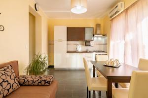 Kuchyňa alebo kuchynka v ubytovaní D&A Apartments