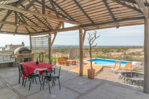 Swimmingpoolen hos eller tæt på Coirones del Pedemonte