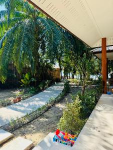 Gallery image of Sunny Cove Beach Resort Koh Phayam in Ko Phayam